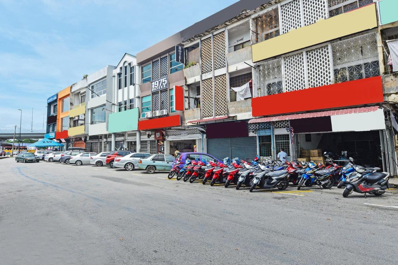 Oyo 90662 The 1975 Hotel Empire Kuantan Buitenkant foto